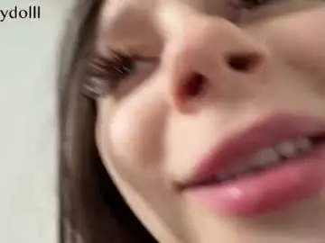 Chaturbate Live Sex of tinnydoll
