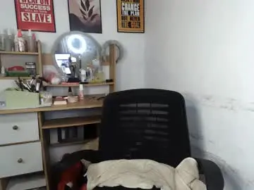 Chaturbate Live Sex Cam of aya_cummer08