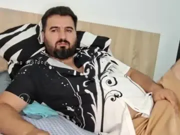 Chaturbate Live Sex Cam of daddyy000018