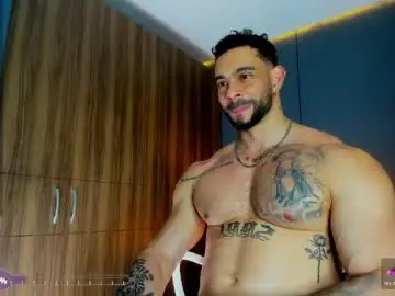 Chaturbate Live Sex Cam of massimo_visconti