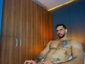 Chaturbate Live Porn of massimo_visconti