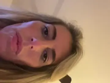Chaturbate Live Porn of yourbigboobieblondebarbie