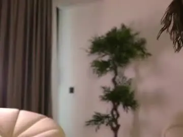 Chaturbate Live Sex Cam of alexxiskye
