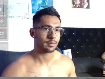 Chaturbate Best live sex cam show of romanpearce_