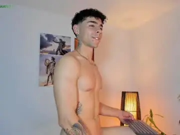 Chaturbate Live Sex Cam of alex_zt7