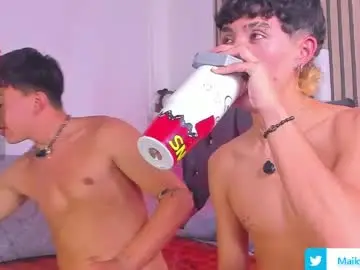 Chaturbate Live Sex of maiky_cooper01
