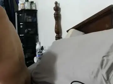 Chaturbate Free Porn Cam of fitcurvyman4fun_69