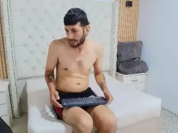 Chaturbate Nude Webcam of roy_rusell2