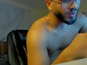 Chaturbate Watch Live Sex Cams of francobanderas1