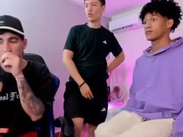 Chaturbate Live Porn of handsomeboys19
