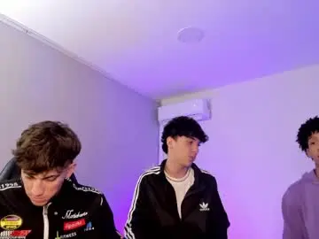 Chaturbate Sex Cam of handsomeboys19
