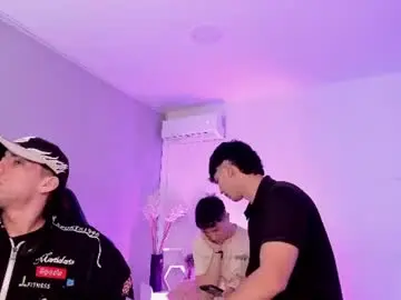 Chaturbate Best live sex cam show of handsomeboys19