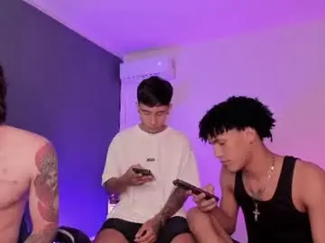 Chaturbate Live Sex Cam of handsomeboys19