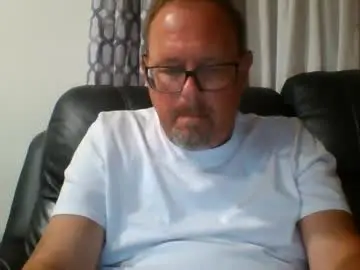 Chaturbate Live Sex Cam of freddieknuck