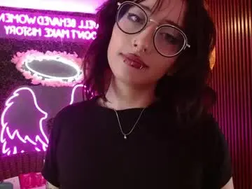 Chaturbate Nude Webcam of sweet_roxanee