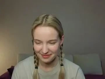 Chaturbate Live Sex Cam of tashinapetitto