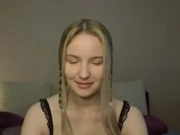 Chaturbate Live Sex Cam of tashinapetitto
