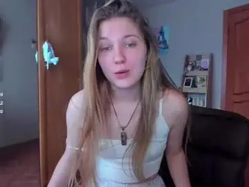 Chaturbate Live Sex Cam of tiny_kiss