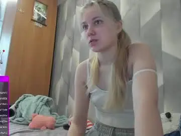 Chaturbate Sex Cam of tiny_kiss
