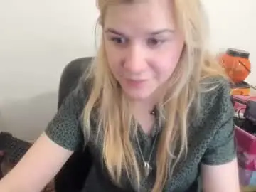 Chaturbate Sex Cam of artsyandcraftsy_