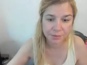 Chaturbate Nude Webcam of artsyandcraftsy_