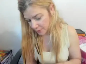 Chaturbate Free Porn Cam of artsyandcraftsy_