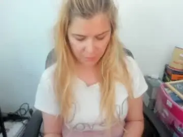 Chaturbate Sex Cam of artsyandcraftsy_