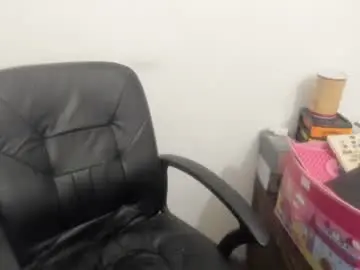 Chaturbate Free Live Porn of artsyandcraftsy_