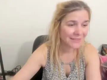 Chaturbate Sex Cam of artsyandcraftsy_