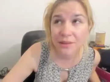 Chaturbate Best Webcam of artsyandcraftsy_