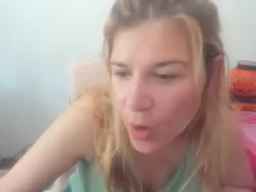 Chaturbate Live Sex Cam of artsyandcraftsy_