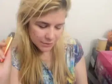Chaturbate Sex Cam of artsyandcraftsy_