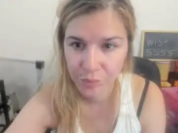 Chaturbate Free Porn Cam of artsyandcraftsy_