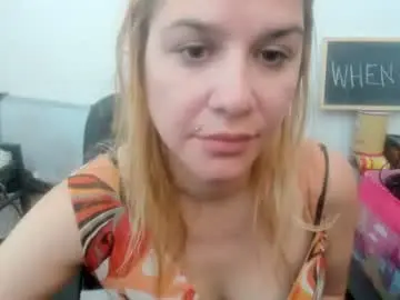 Chaturbate Free Porn Cam of artsyandcraftsy_