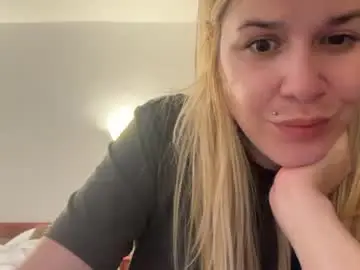 Chaturbate Live Sex of artsyandcraftsy_