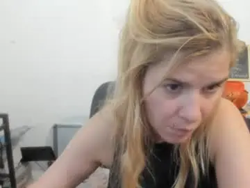 Chaturbate Nude Webcam of artsyandcraftsy_