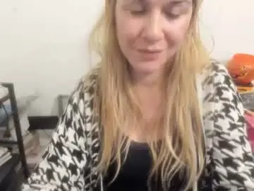 Chaturbate Nude Webcam of artsyandcraftsy_