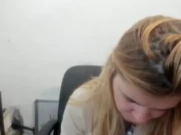 Chaturbate Adult Video Chat of artsyandcraftsy_