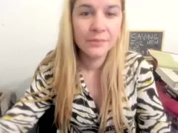 Chaturbate Sex Chat of artsyandcraftsy_