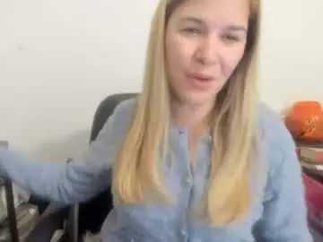 Chaturbate Free Live Porn of artsyandcraftsy_
