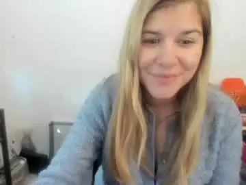 Chaturbate Live Sex of artsyandcraftsy_