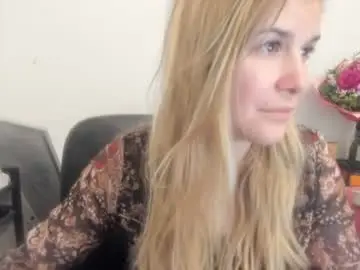 Chaturbate Live Porn of artsyandcraftsy_