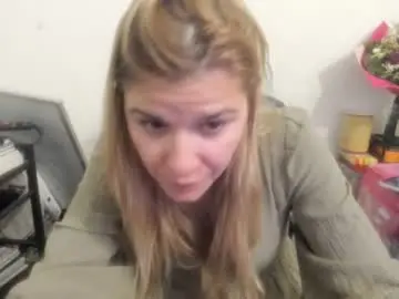 Chaturbate Sex Cam of artsyandcraftsy_
