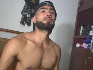 Chaturbate Best live sex cam show of hideonbush051