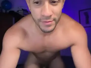 Chaturbate Watch Live Sex Cams of larry_jones