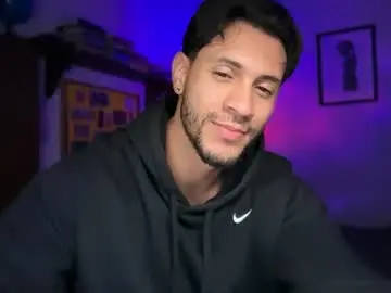 Chaturbate Live Sex Cam of larry_jones