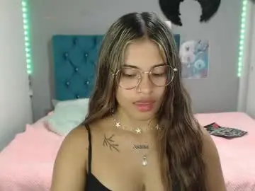 Chaturbate Live Sex Cam of miacumgirl