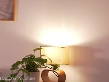 Chaturbate Live Porn of ellelure_