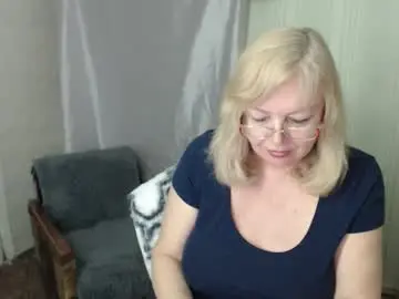 Chaturbate Live Sex Cam of evelynloveshy