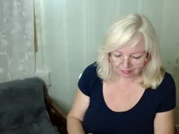 Chaturbate Live Sex Cam of evelynloveshy
